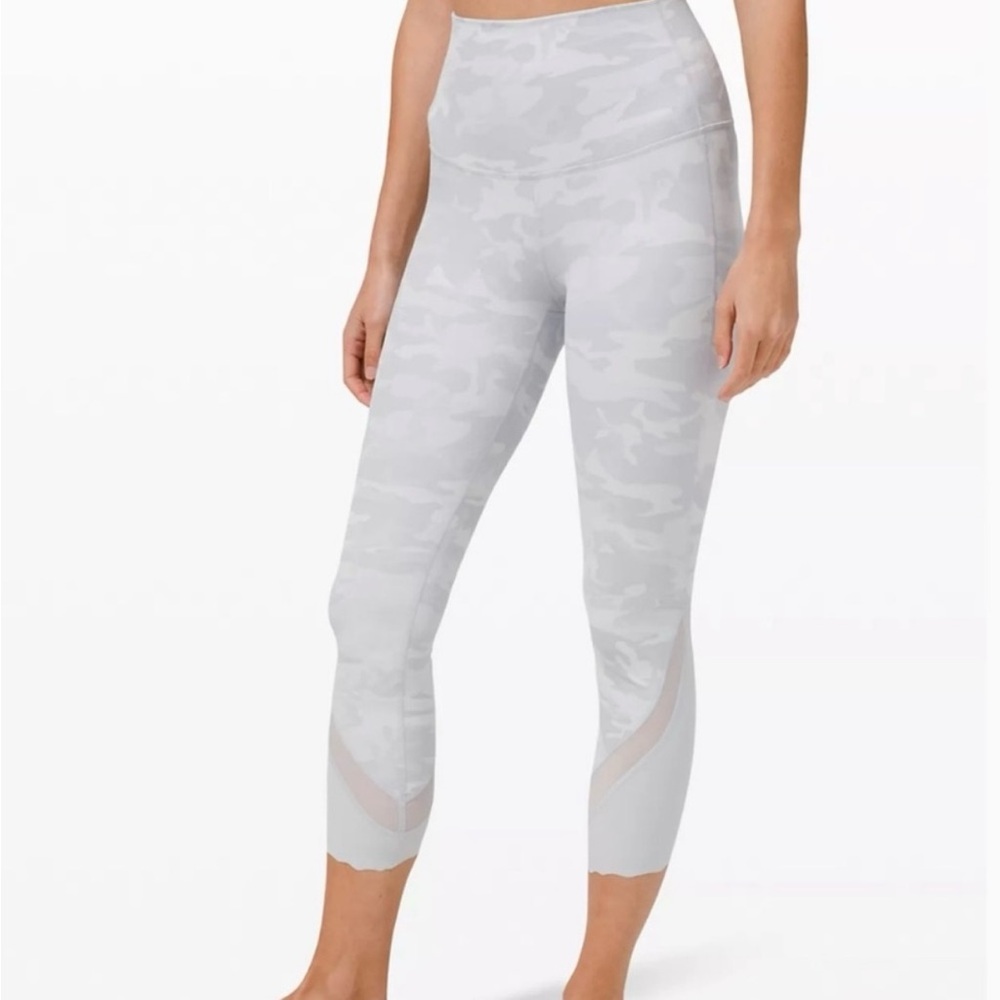 Lululemon Wunder Under scalloped hem leggings 23"